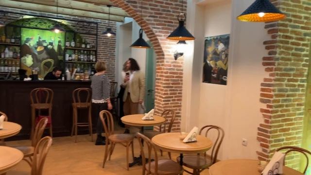 Тбилиси. Улица Ахоспирели 7. Сололаки. Cafe la Rotonde.