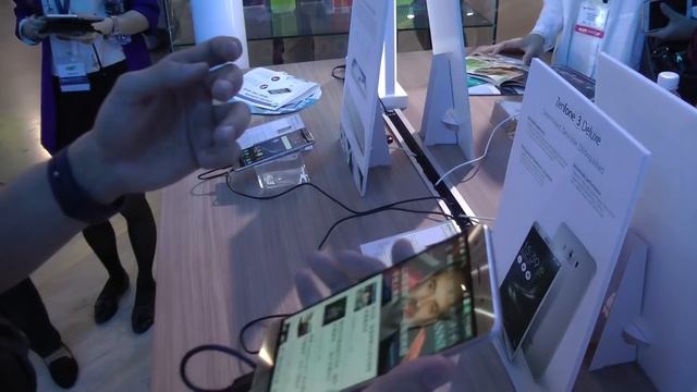 Zenfone 3 Deluxe. Топовый смартфон от Asus. Быстрый Hands-on на Computex смотреть онлайн