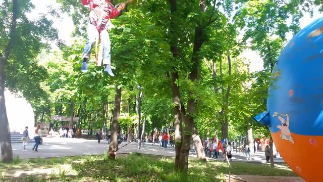 Банджи для детей Новинки аттракционов Батут и резинка в парке аттракционов Джамп Спайдер смотреть онлайн
