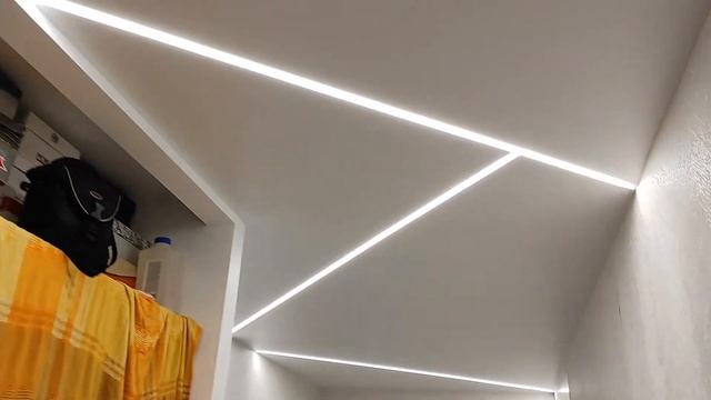 Световые линии в коридоре смотреть онлайн