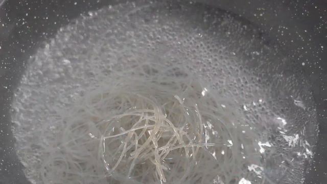 立春必吃的传统美食炒合菜，教你詳細做法和技巧，清淡爽口，越吃越香。家常“炒合菜”怎么做才好吃？农家地道风味，好吃又下饭。粉丝怎么炒不粘锅？韭菜怎么炒不出水？鸡蛋怎么炒更香？韭菜炒鸡蛋#合菜素杂炒鸡蛋