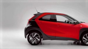 Тойота представила маленький кроссовер для города. 2022 Toyota Aygo X