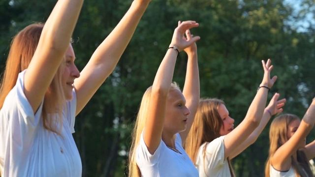 Ксюша Лапина - Этот мир придуман не нами смотреть онлайн