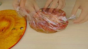 Мясо в рукаве и медовая глазурь для румяной корочки