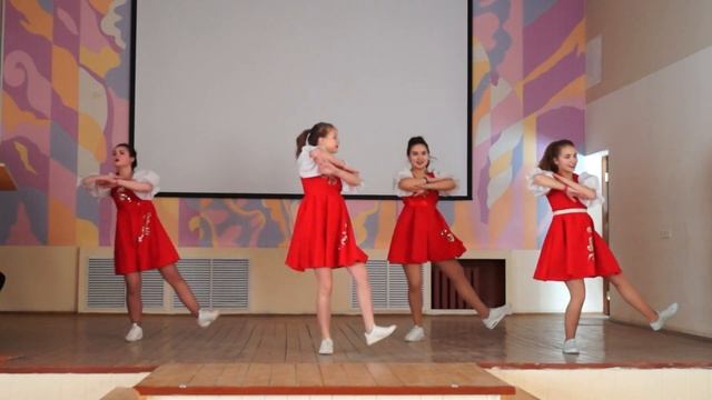 Diamond Girls с танцем Пятки Горят