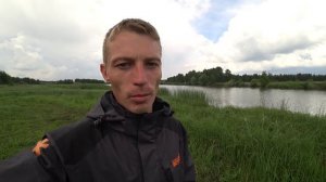 Ловля карася на маховую удочку. Рыбалка в диком пруду. На донку клюнул карп!