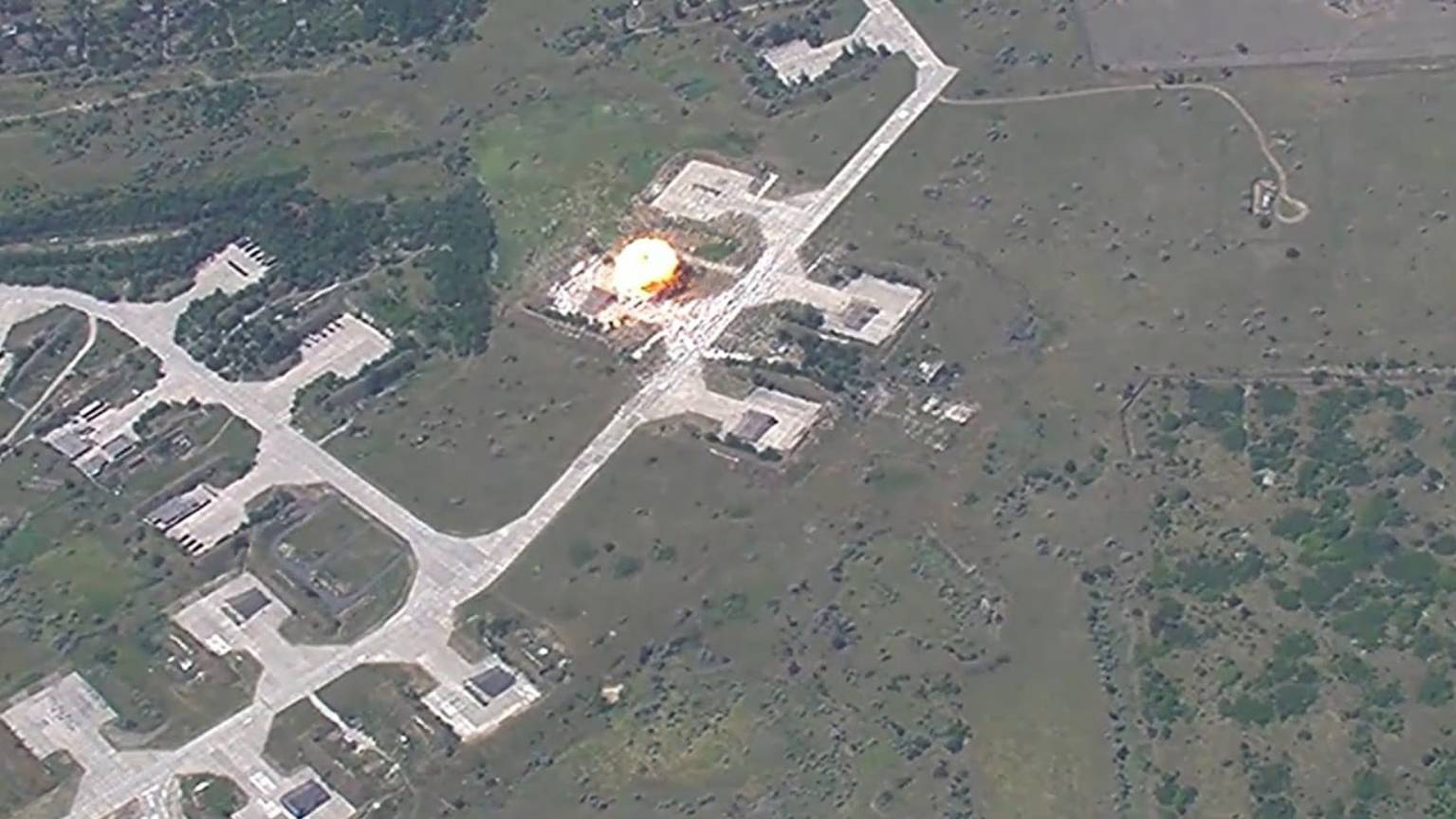 ВС РФ уничтожили МиГ-29 на аэродроме в Днепропетровской области — видео