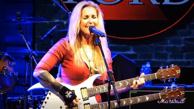 Lita Ford "Close My Eyes Forever" Live at HRH AON 2017 смотреть онлайн