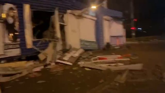 Разрушения в центре Донецка после удара РСЗО. смотреть онлайн