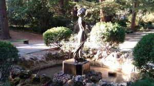 Фонтан «Купальщица» в Гурзуфском парке