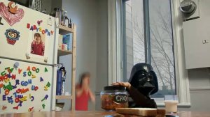 Parodie de la pub The Force avec le mini Dark vador