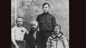 Устинов - годы юности