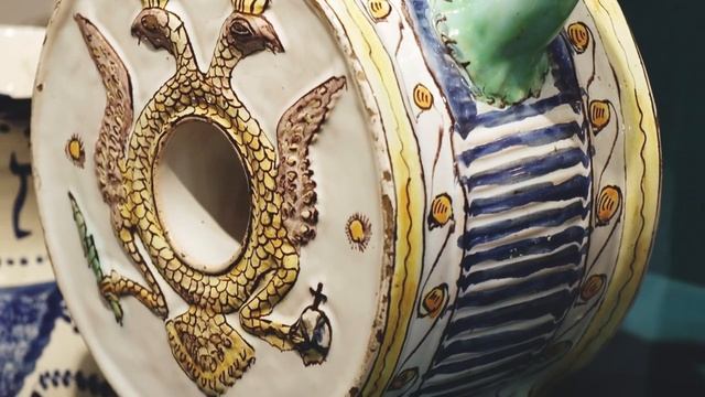 Звери, птицы и сказочные небылицы. Птицы на предметах коллекции М. Бардыгина.