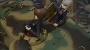 Tiger 2 hatch hole cutting for Figma of Maho and Erika