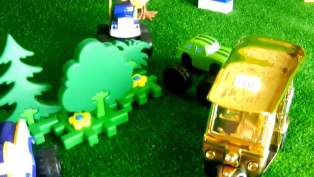 Вспыш и чудо - машинки. Встреча с НЛО. Детское видео с игрушками смотреть онлайн