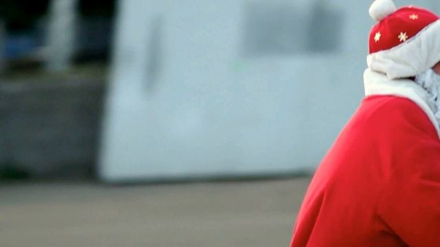 Внезапно. Летний Дед Мороз в Кирове 20130608210543 смотреть онлайн