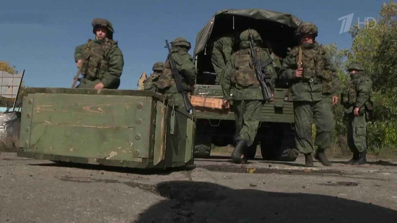 Украинские военные покинули позиции у села Золотое, дальнейший отвод приостановлен