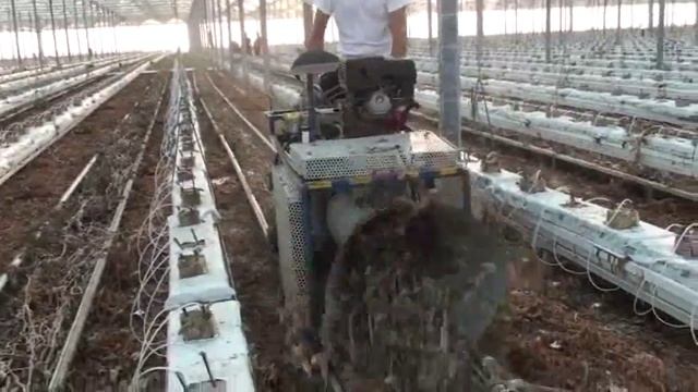 Уборочная техника для промышленных теплиц.