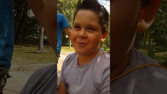 Парень поёт медузу. смотреть онлайн