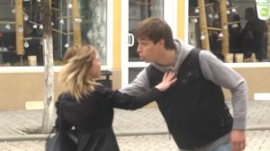 Семейные разборки на улице