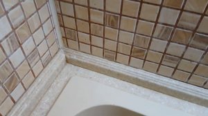 Приставной бортик на каменной столешнице