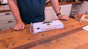 TV yellow Les Paul junior Episode 15.