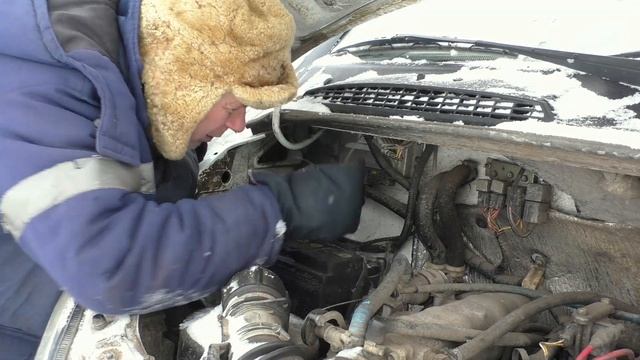 Замёрз аккумулятор обесточиваю технику зима мороз в Сибири смотреть онлайн