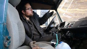 Кто-то залез в ЛУАЗ на закрытом участке.  ЛУАЗ с ковшом и ЛУАЗ с двигателем форд (октябрь 2023)