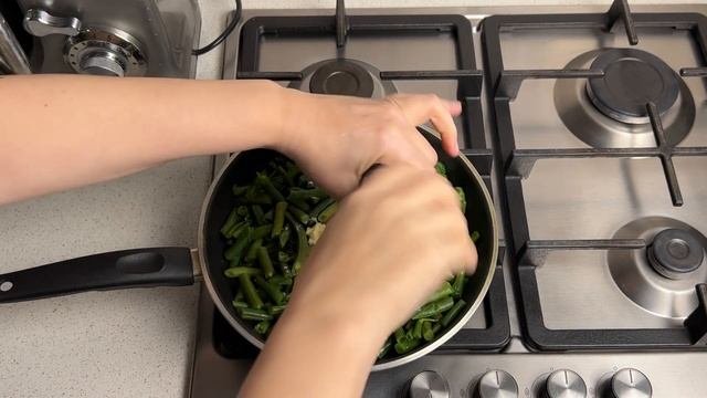 КАК ПРИГОТОВИТЬ СТРУЧКОВУЮ ФАСОЛЬ НА СКОВОРОДЕ С ЧЕСНОКОМ? Вкусное и простое блюдо на каждый день