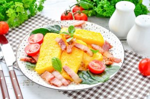 КАК ПРИГОТОВИТЬ КУКУРУЗНУЮ ПОЛЕНТУ