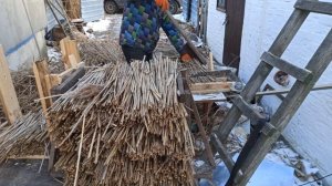 Как сделать улей из камыша екоулей. Резка камыша