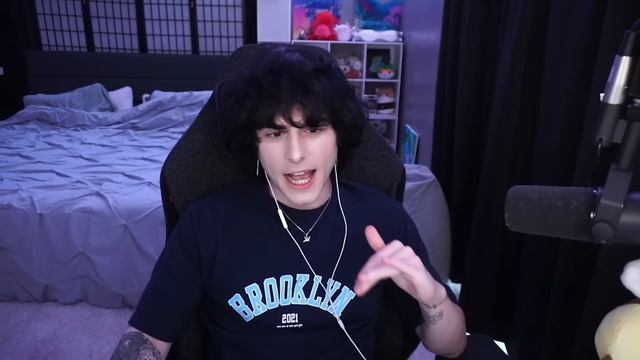 We react to our SUS fanart (Ft. Dannyphantom.exe) смотреть онлайн