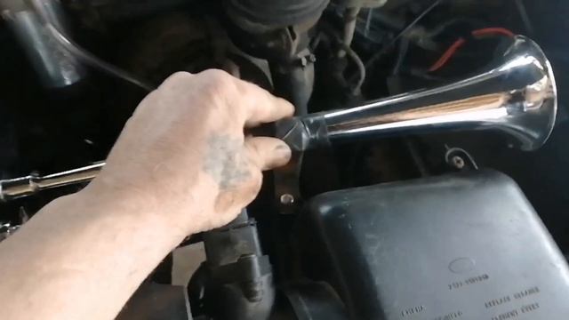 УСТАНОВКА ВОЗДУШНОГО СИГНАЛА НА НИВУ ШЕВРОЛЕ,ПНЕВМОГУДОК, ПОДКЛЮЧЕНИЕ, смотреть онлайн