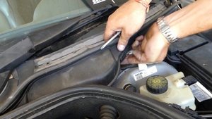 MERCEDES WINDSHIELD WIPER MOTOR REMOVAL REPLACEMENT W208