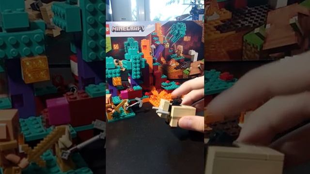 Обазреваю набор Лего Майнкрафт искажённый лес!!! Бомбёж с еденорожкой ТВ на Лего!!! смотреть онлайн