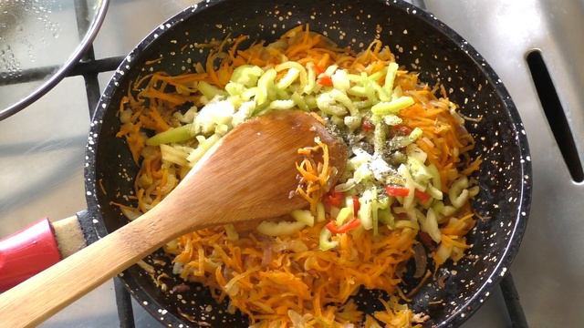 Кабачковый рулет - вегетарианский рецепт