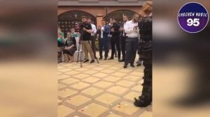 СЫН ХУСЕЙНА РАСАЕВА ХАСАН ТАНЦУЕТ НЕРЕАЛЬНО КРАСИВО