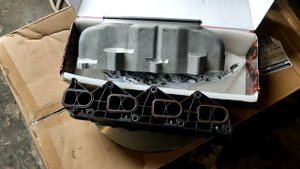 Впускной коллектор на Мерседес спринтер 315 двигатель ом 646,