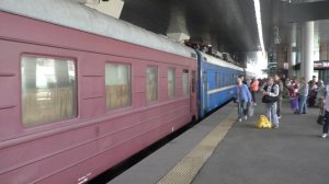 Тепловоз ЧМЭ3-4407 с вагоном дефектоскопом, контактной сети, с плацкартом и с почтовым вагоном