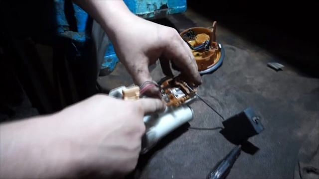 Замена топливного фильтра Toyota Corolla e120 смотреть онлайн