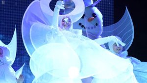 ЁЛКА В КРОКУСЕ «ТАЙНА ВСЕЛЕННОЙ ДЕДА МОРОЗА»: ВИДЕО С ПРЕМЬЕРЫ И ОТЗЫВЫ ЗРИТЕЛЕЙ!