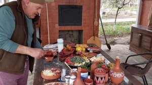 САЛАТ ИЗ ЛОПУХА И "ЧТО-ТО ИЗ МЯСА"