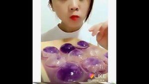 Корейцы едят лед/Koreans eat ice/Попробуй не залипнуть/Try not to get stuck