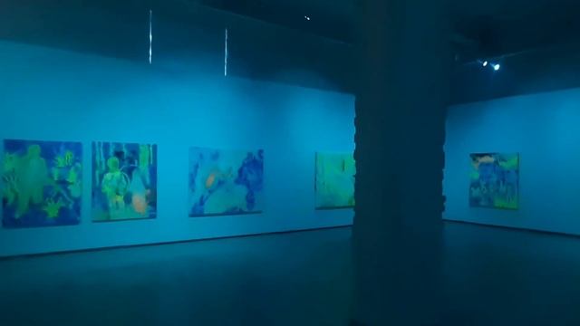 Прогулки по Москве. Винзавод. Выставка Анны Афониной " И в каждом звуке слышен лай" смотреть онлайн