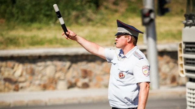 Когда водитель не обязан пропускать пешехода переходящего по пешеходному переходу. Ответ автоюриста смотреть онлайн