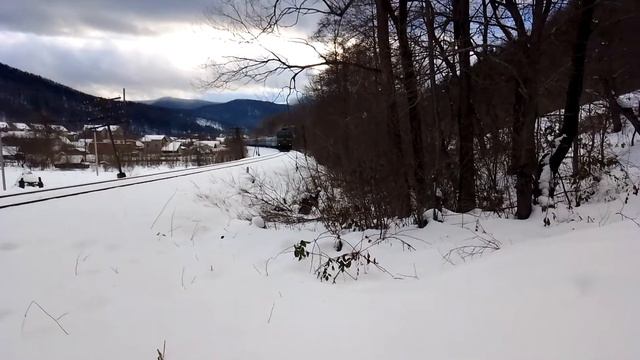 😃Спільно з Ніколя🤫 УЗ.2ТЕ10М-2604.🇺🇦 Рахів-Київ .На перегоні Яремче-Делятин 🚂🚃🚃 смотреть онлайн