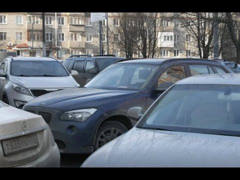 Петербургским автомобилистам хотят временно запретить парковаться во дворах