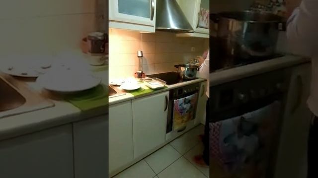 День независимости. Готовим рыбу в кляре и чесночный греческий соус. смотреть онлайн