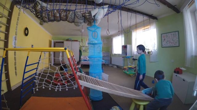 Как быстро убрать детскую комнату. Так убираем мы - 5 братьев :) Дети убирают сами.