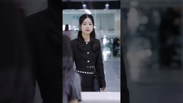 上亿豪宅免费借给亲戚，要回时被当众大骂白眼狼，七总接下来做法解气【陈七七】